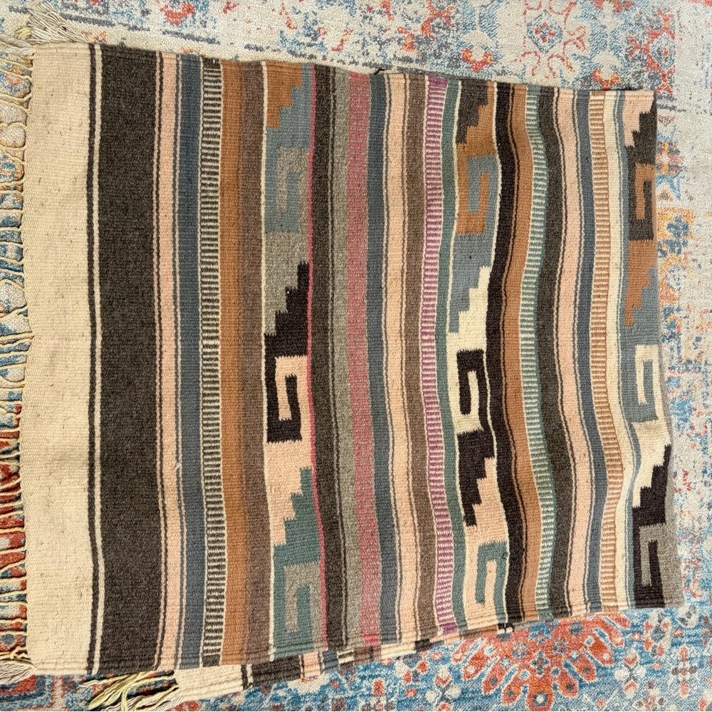 Southwest woven wool runner rug - Picture 4 of 7